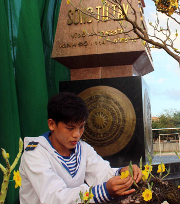 Spring arrives on Song Tu Tay Island